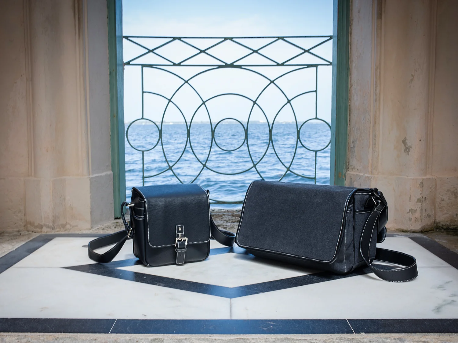 waxed canvas large messenger camera bag for dslr mirrorless cameras Nikon canon leica sony fuji Hasselblad phase one