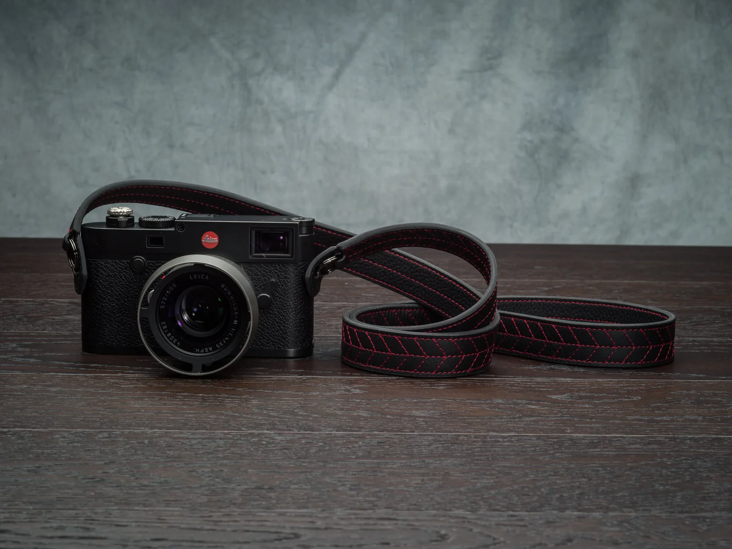 Vi Vante Tread Classic Leather Camera Strap Leica M10 6.jpg