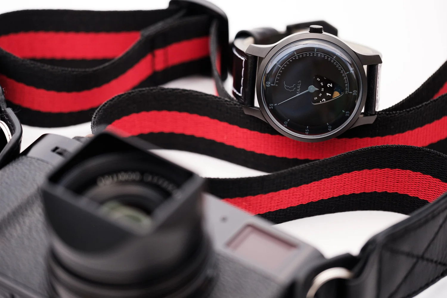 adjustable seatbelt camera strap