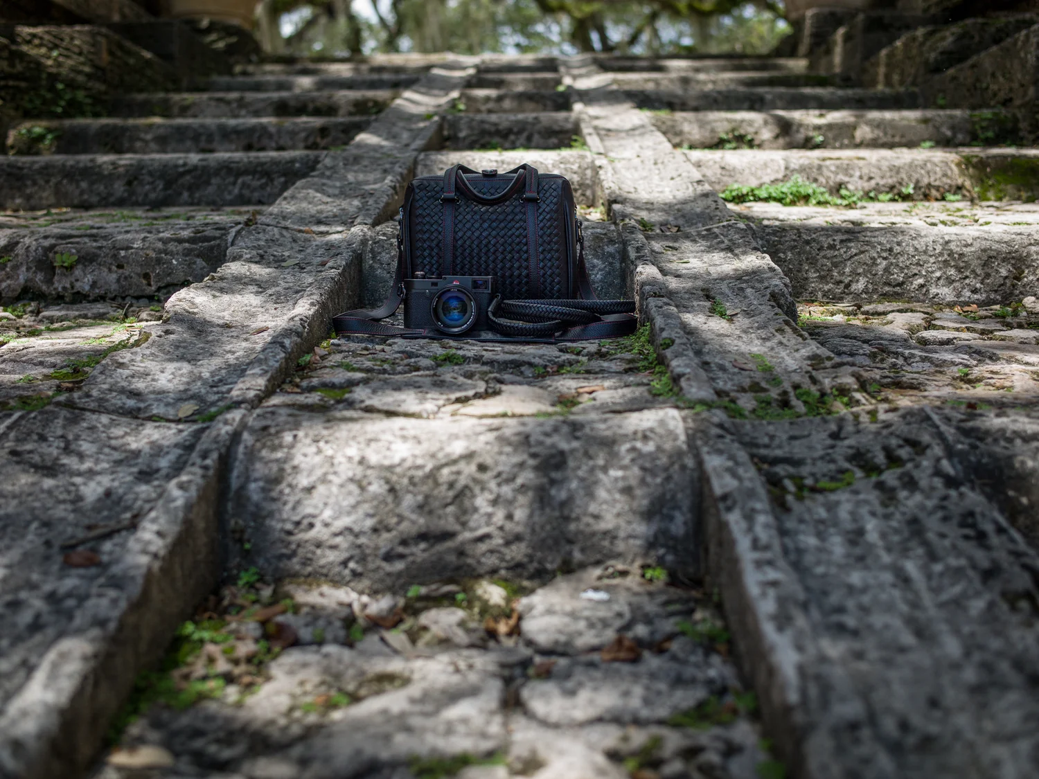 Vi Vante calibre bag Matador Noir braided leather 3 camera strap leica m10 noctilux.jpg