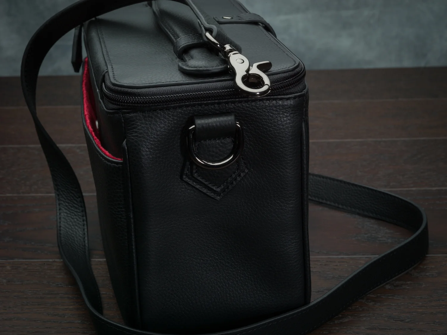"The Outlander" Leather Camera Bag by Vi Vante , image 4