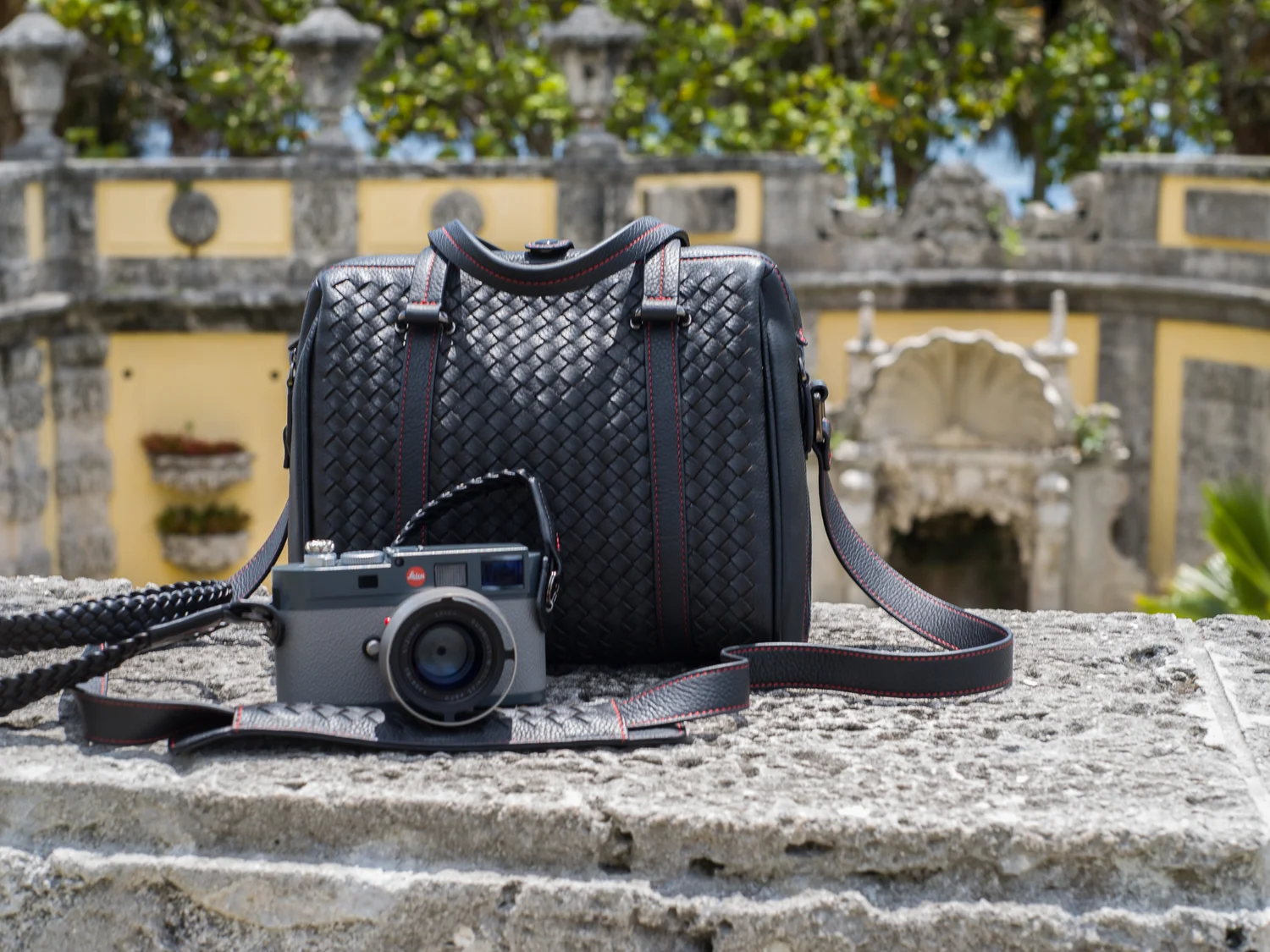 Vi Vante Calibre camera bag Tiger Strap 2 Leica ME.jpg