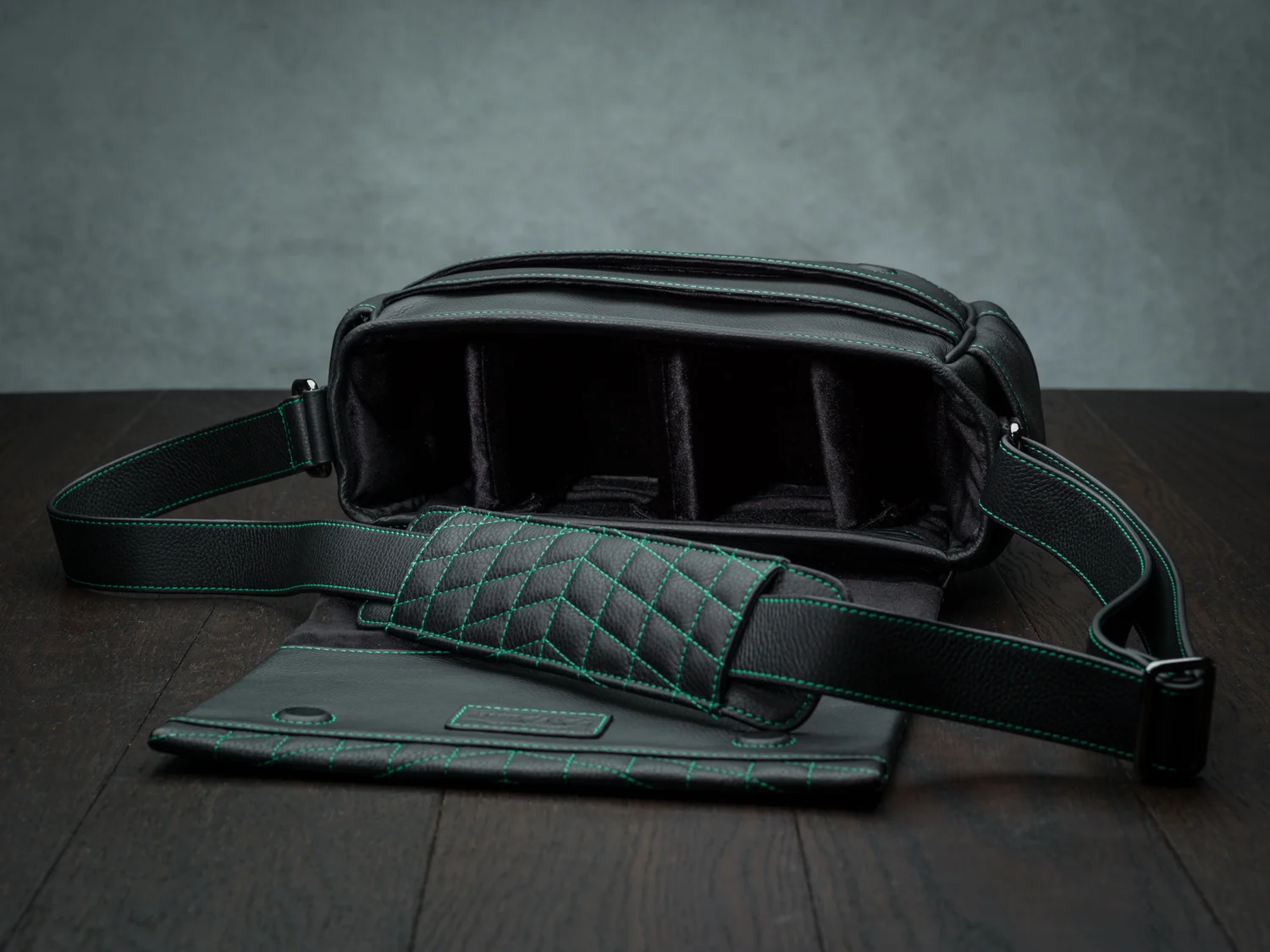 Hulk Green Stitched Leather Quilted Designer Vi Vante Camera Bag for Leica Sony Fuji M9 M10 M240