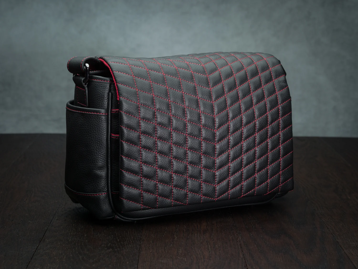 Vi Vante "Exotic" Red Stitch Medium Quilted Leather Camera Bag, image 3