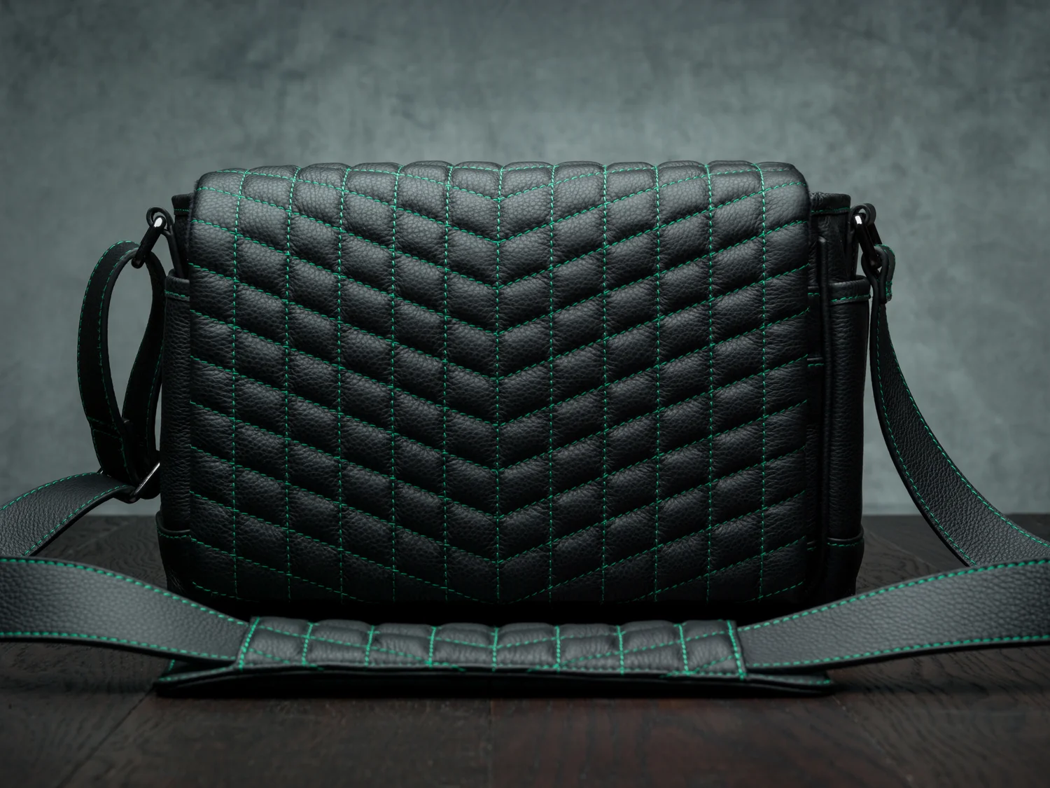 Hulk Green Stitched Leather Quilted Designer Vi Vante Camera Bag for Leica Sony Fuji M9 M10 M240