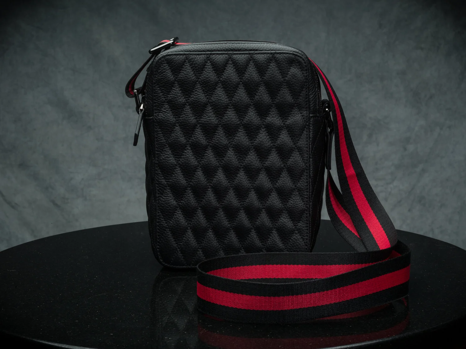 Vi Vante Unisex Quilted Leather Cross Carry Bag