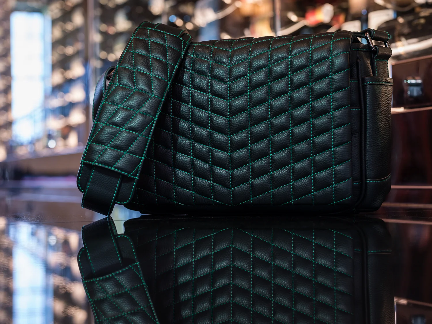 Vi Vante Special Edition (HULK) Exotic Medium Size Viper Green Stitch, image 13