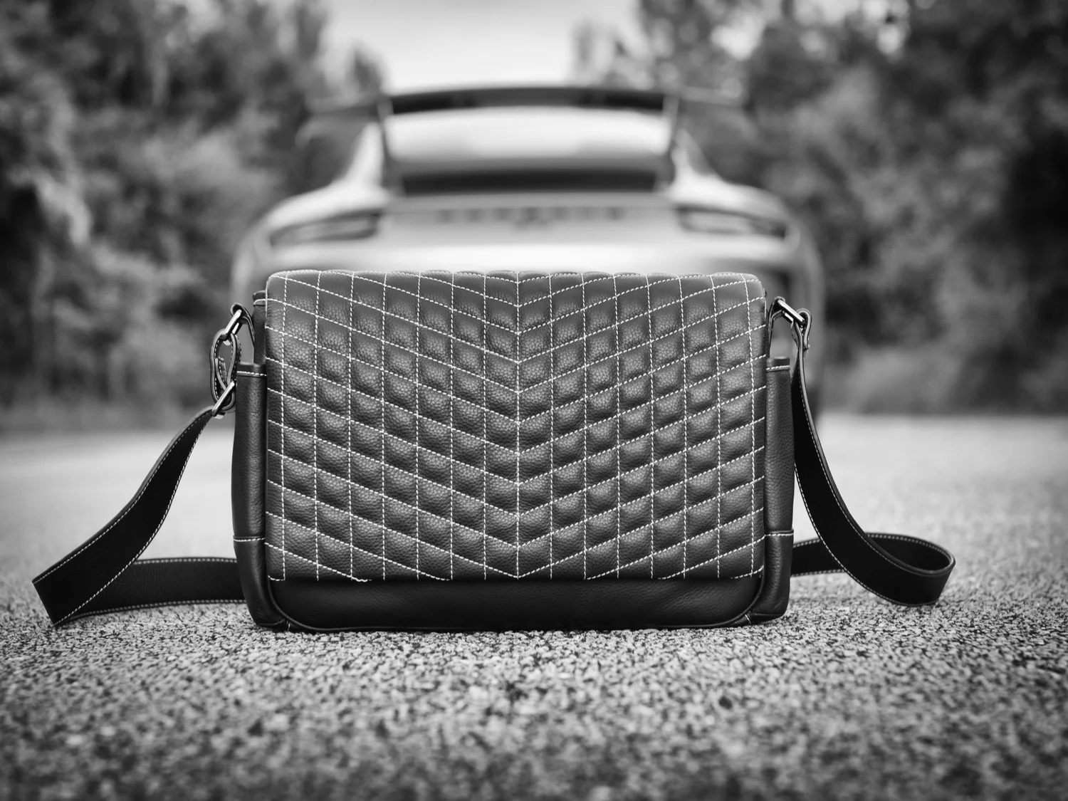 Vi Vante Quilted Leather Designer Camera Bag Luxury Design Leica Camera GT3 Porsche 