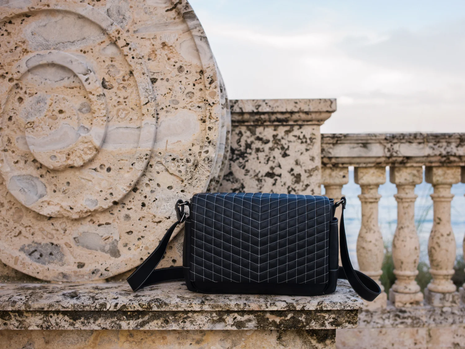 Vi Vante Quilted Leather Designer Camera Bag Luxury Design Leica Camera  Worth Avenue Palm Beach