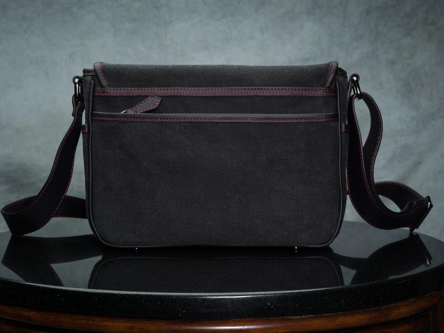 canvas camera bag, designer, leica, sony alpha, fujifilm, stylish, comfortable, durable