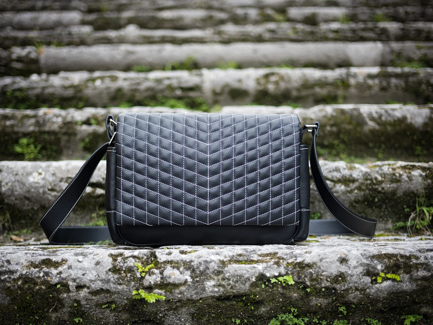 Vi Vante Quilted Leather Designer Camera Bag Luxury Design Leica Camera 