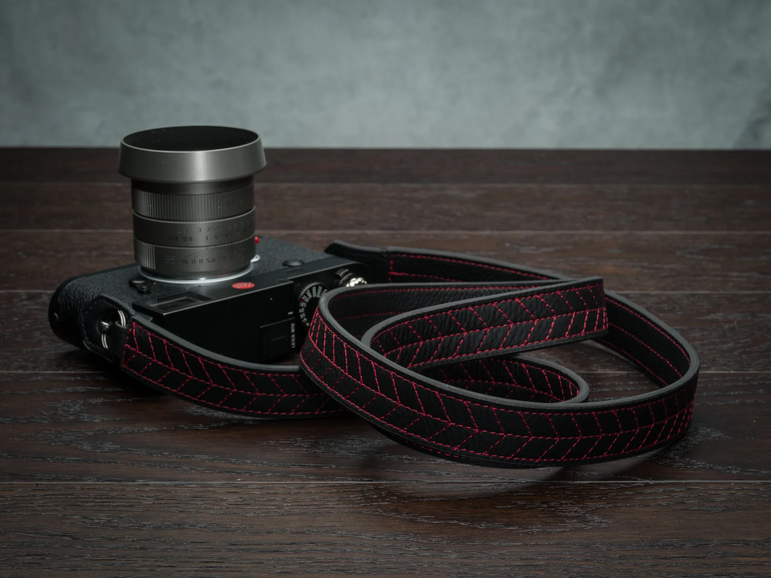Vi Vante Tread Classic Leather Camera Strap Leica M10 3.jpg